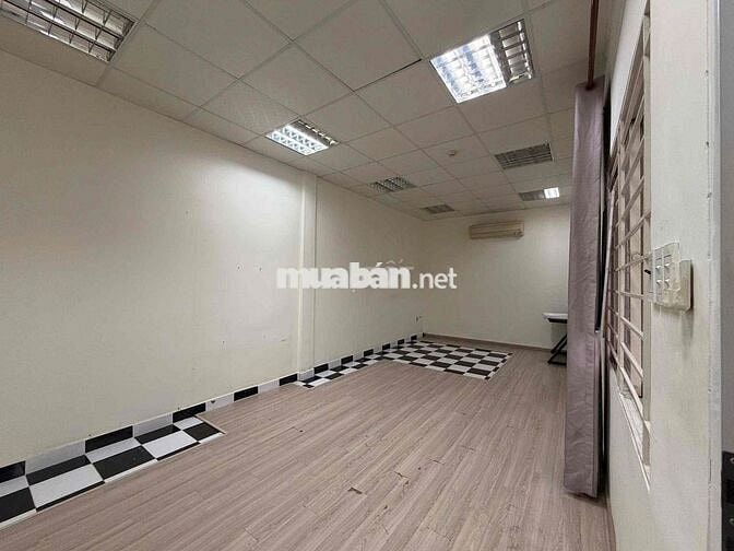 Cho thuê Nhà Nguyên Căn Hẻm Xe Hơi Dakao Quận 1 - sẵn nt cơ bản