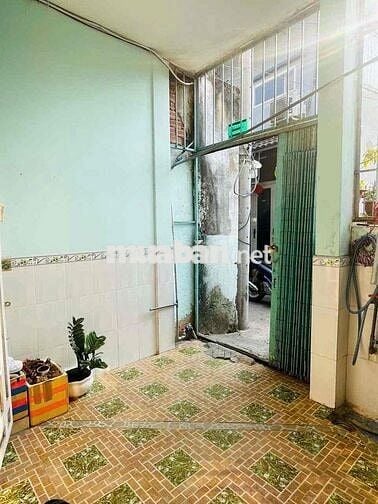 Bán nhà 4x11m, 1 lầu, 2pn, hẻm 3m, cách mt 20m, ĐHT, Q12. SÁT KDC AS
