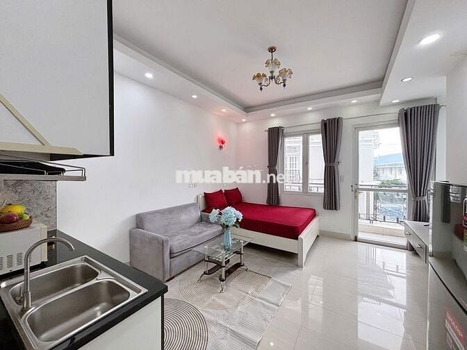 Studio ban công tone trắng xinh - Nguyễn Trải gần ĐH Sài Gòn