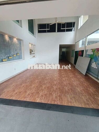 Cho thuê nhà MTNB Sơn Kỳ DT 5,5x23m Đúc lửng Gồm 4pn Nhà mới đẹp
