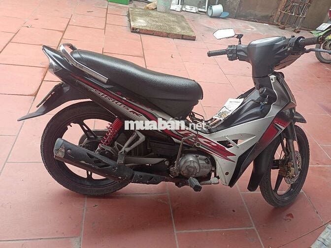 Yamaha Sirius màu Đen, bạc, đỏ