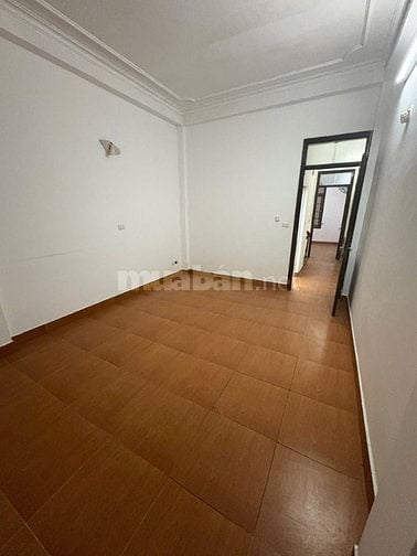 Nhà Nguyễn Chí Thanh cho thuê nguyên căn vào được ngay