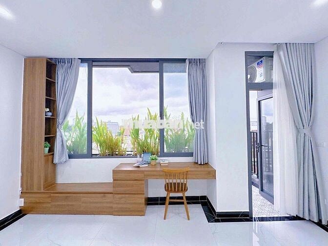 cho thuê căn hộ 2PN rộng 70m2 mới 100% ban công - gần Lý Thái Tổ quận3