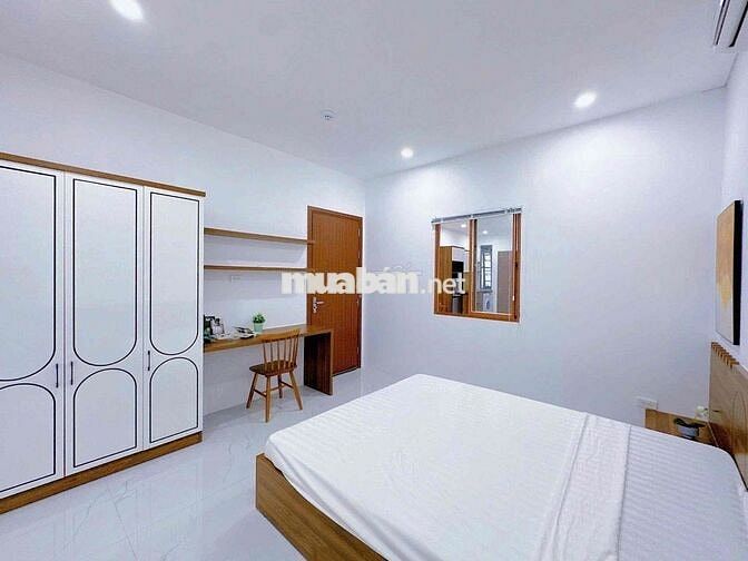 cho thuê căn hộ 2PN rộng 70m2 mới 100% ban công - gần Lý Thái Tổ quận3