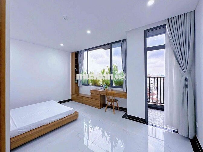 cho thuê căn hộ 2PN rộng 70m2 mới 100% ban công - gần Lý Thái Tổ quận3