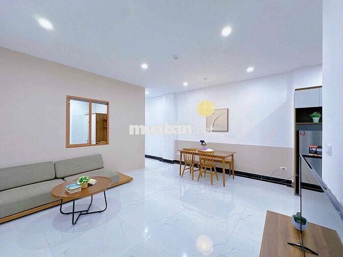 cho thuê căn hộ 2PN rộng 70m2 mới 100% ban công - gần Lý Thái Tổ quận3