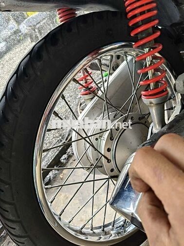 Honda Air Blade 110 Đỏ đã sử dụng cặp vỏ mới