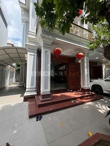 Nhà Biệt thự Q2, khu siêu giàu 