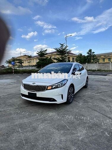 Kia Cerato 1.6 AT 2017 Trắng Tự động