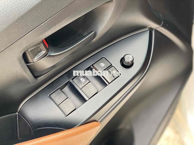 Toyota Innova 2.0E 2020 Trắng 78.000km Ghế da
