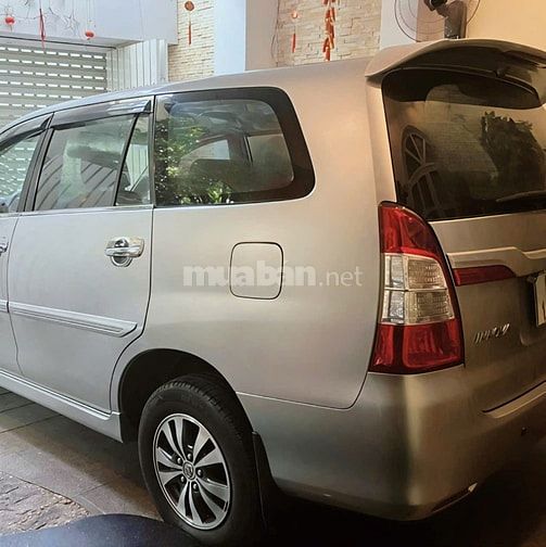 Gia đình cần bán xe Toyota Innova bản 2.0G số tự động SX 2016 