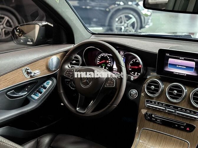 Mercedes GLC 250 2019 Đen 72.000km