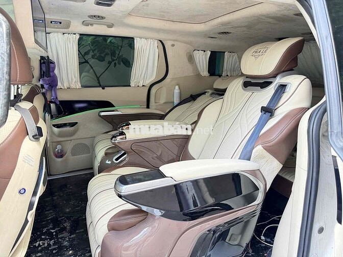 Carnival Signature 3.5 full xăng 2023-limousine