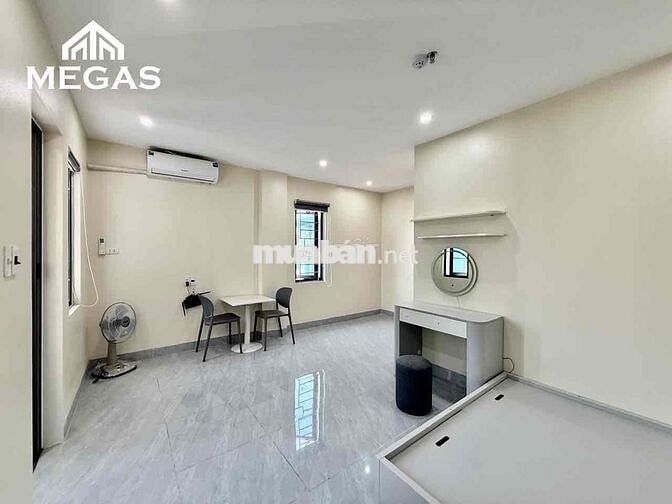 Ô tô đỗ cửa, nhà mới tinh, tách bếp, full nội thất ngay SVD Mỹ Đình