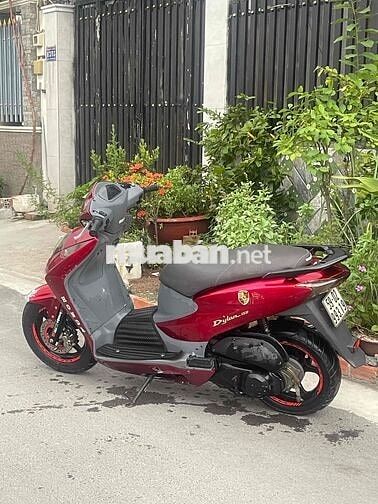 Honda Dylan 150 màu Đỏ