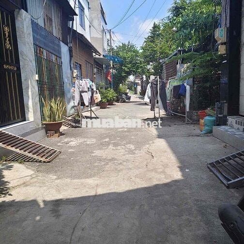 cho thuê nhà ngay sát ngã 5 trung tâm vĩnh lộc xe hơi đậu có 3p giá rẻ