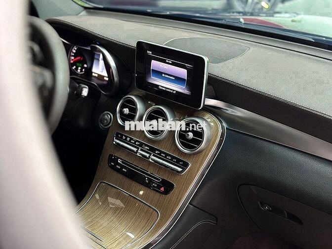 Mercedes GLC 250 2019 Đen 72.000km