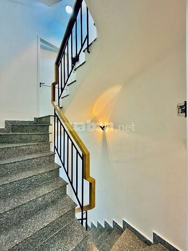Căn Hộ Dịch Vụ Mới 8 Phòng. Khu vực đông sinh viên, Bình Thạnh 