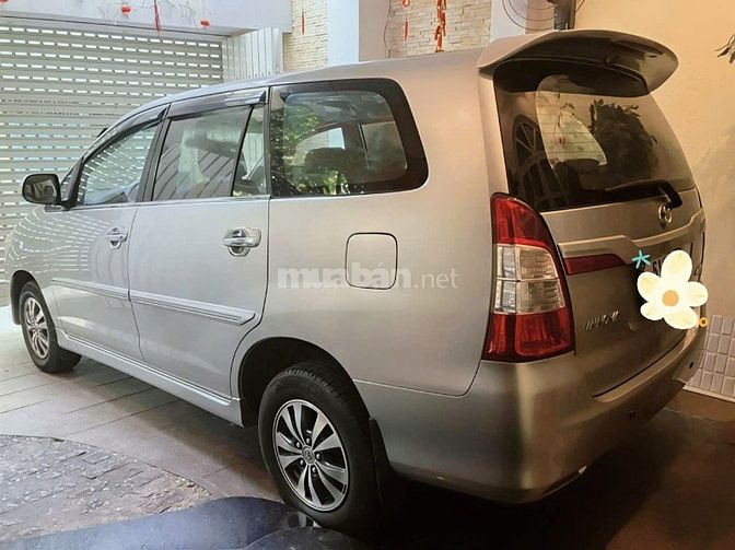 Gia đình cần bán xe Toyota Innova bản 2.0G số tự động SX 2016 