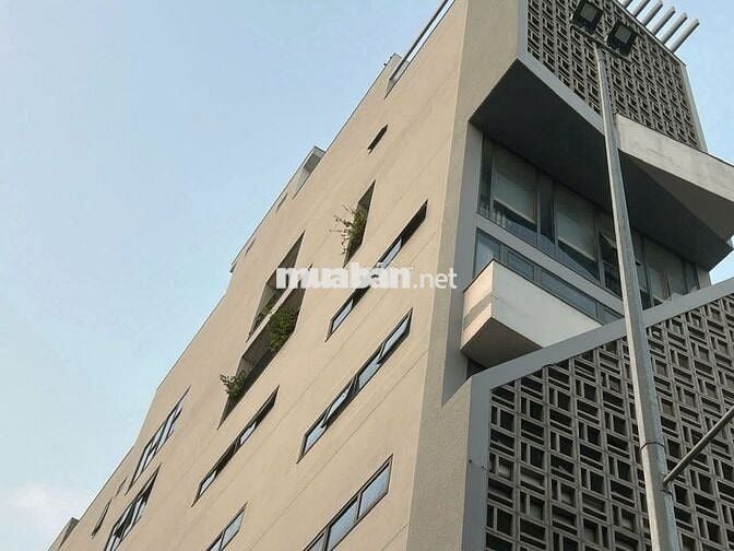 Bán tòa nhà mặt tiền 3/2 đang cho thuê 200tr/tháng,92tỷ