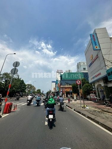 Giám 1ty bán gấp 3lau MT Phạm Hùng,Q8,GPXD 7 tầng,88m,kinh doanh tốt