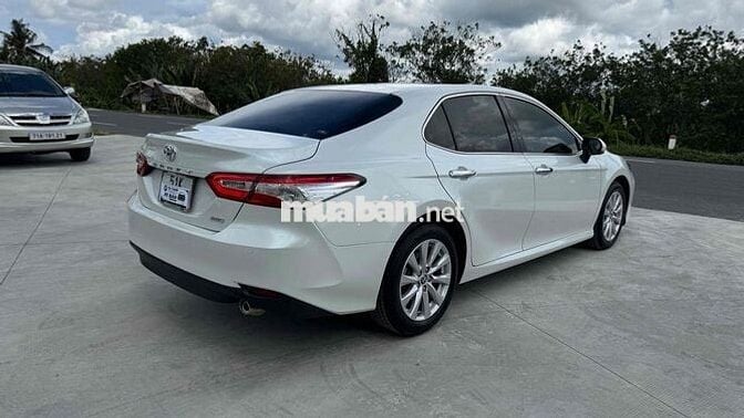 Toyota Camry 2.0G 2021 đăng ký 2022, odo 35.000km
