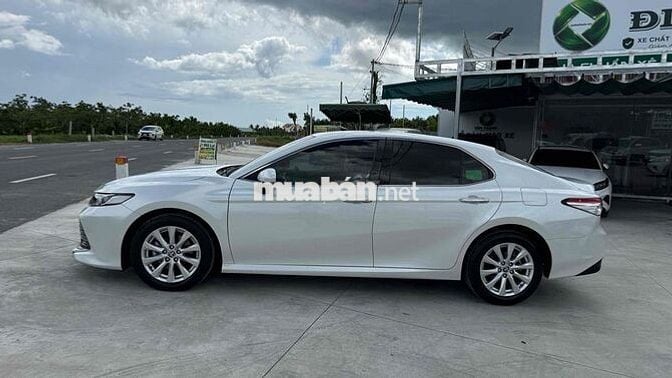 Toyota Camry 2.0G 2021 đăng ký 2022, odo 35.000km