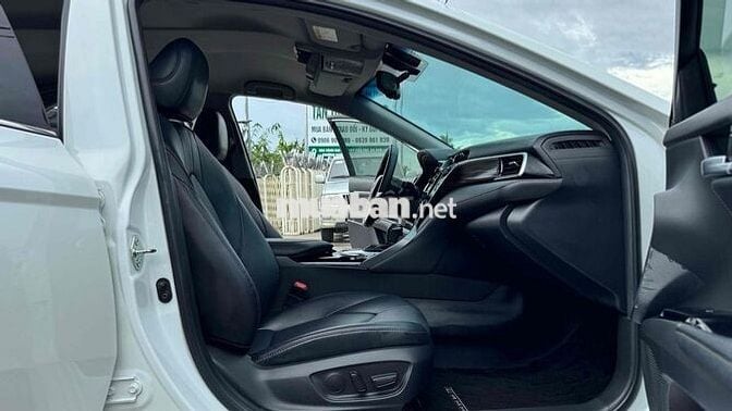 Toyota Camry 2.0G 2021 đăng ký 2022, odo 35.000km