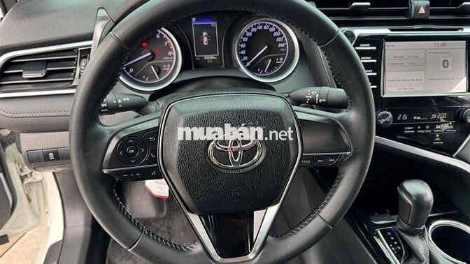 Toyota Camry 2.0G 2021 đăng ký 2022, odo 35.000km