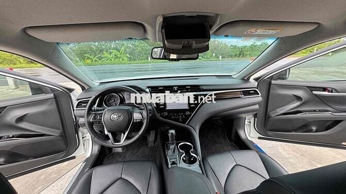 Toyota Camry 2.0G 2021 đăng ký 2022, odo 35.000km