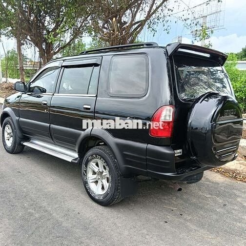 Isuzu 7 chỗ Dầu màu Đen