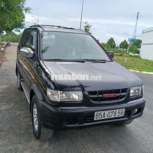 Isuzu 7 chỗ Dầu màu Đen