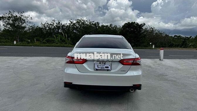 Toyota Camry 2.0G 2021 đăng ký 2022, odo 35.000km