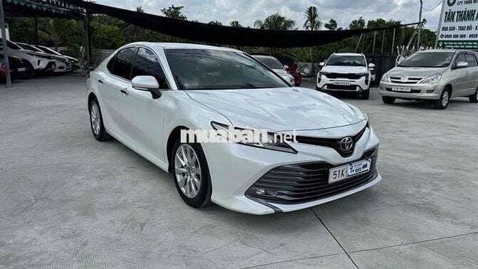 Toyota Camry 2.0G 2021 đăng ký 2022, odo 35.000km