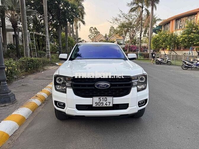 Ford Ranger XLS 2023 4x4 Tự động Trắng