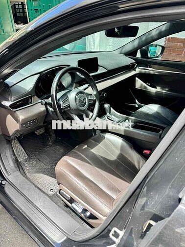 Mazda 6 2.5L Premium 2022 bản tuỳ chọn cao cấp