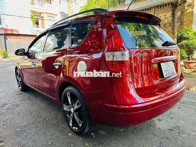 Hyundai I30 bản full đỏ Hàn Quốc