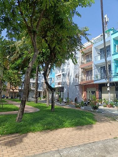 Nhà KDC Bông Sao F5Q8 đối diện Công Viên 