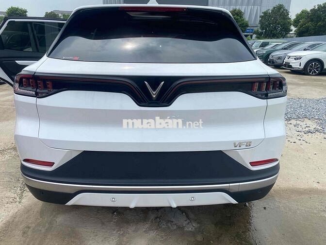 VinFast VF8 Plus 2024 Trắng 12000 km