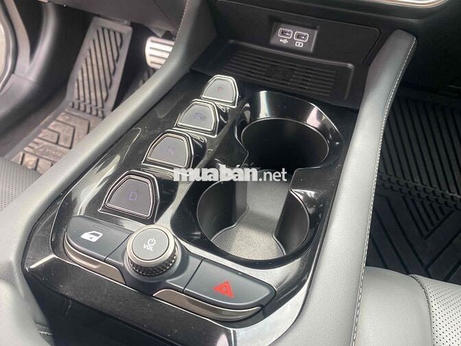 VinFast VF8 Plus 2024 Trắng 12000 km