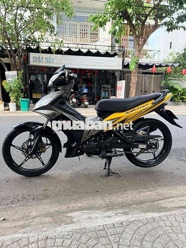 Yamaha Exciter xún áo 2010 máy rin êm màu xám
