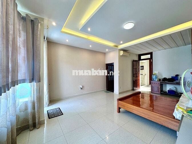 Phòng cho thuê 40m2 có ban công, full nội thất Q7 chỉ 6tr/tháng