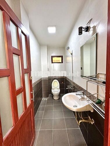 Phòng cho thuê 40m2 có ban công, full nội thất Q7 chỉ 6tr/tháng