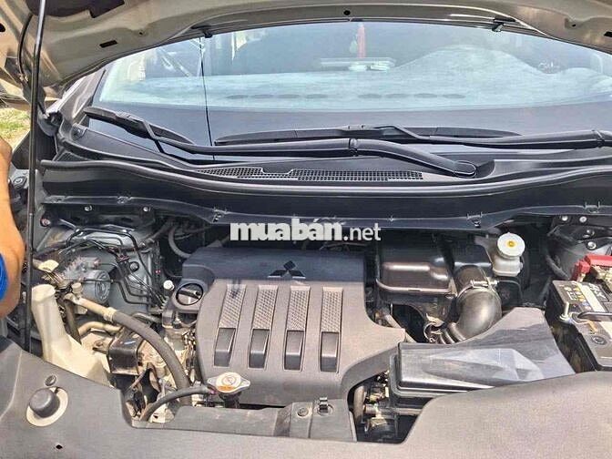 Mitsubishi Xpander 2024 Tự động 7 chỗ Bạc