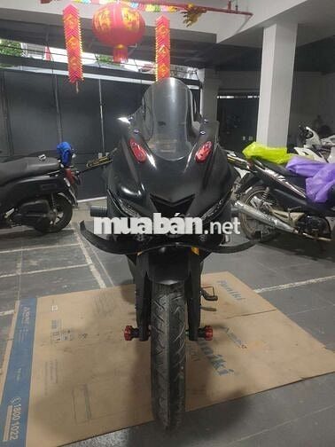 Yamaha R15 Đen Xe côn tay