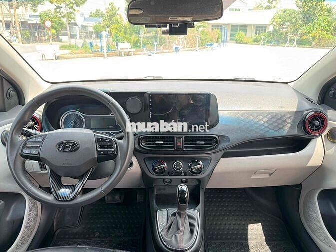Hyundai i10 sedan 2021 bản full