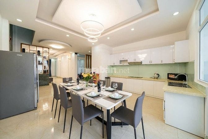 Nhà rẻ nhất Thảo Điền Q2. Nhà 4 tầng có sẵn hồ bơi 7,5x27m, giá chỉ 34