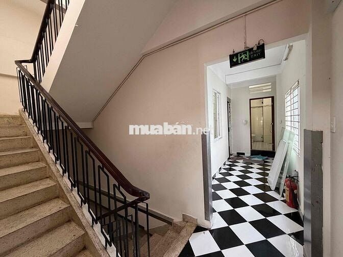 CHO THUÊ NGUYÊN CĂN ĐƯỜNG MẠC ĐĨNH CHI -Q1 - 100m2 SÀN- TỰ DO KD