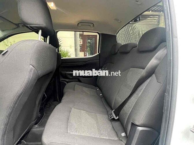 Ford Ranger XLS AT 2023 Trắng 25.000km