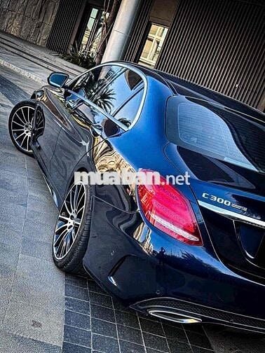 Mercedes C300 AMG 2017 Xanh Tự động 9 cấp